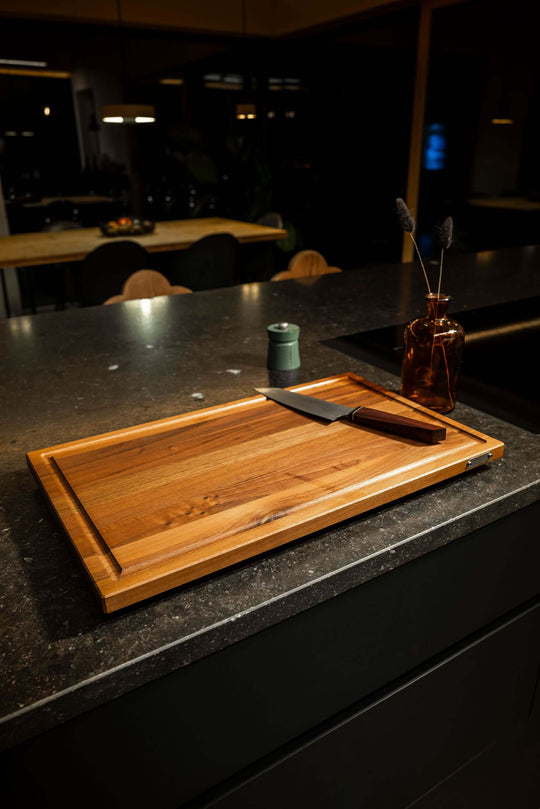 Walnut longitudinal wood cutting board including cutting board stopper 