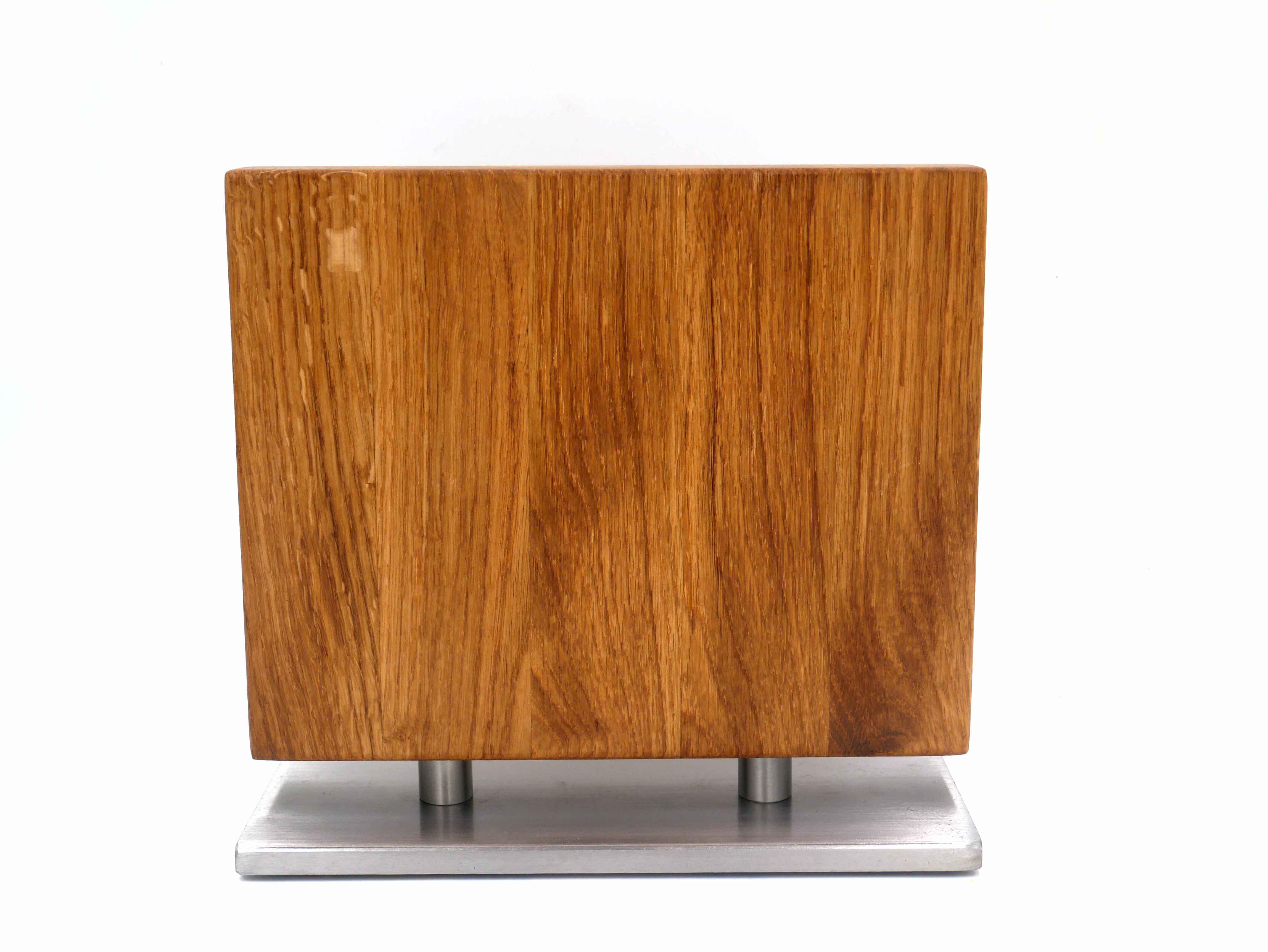 Messerblock aus Eiche und schwebender Edelstahlstandfuß - Chiemgauer-Schneidebretter